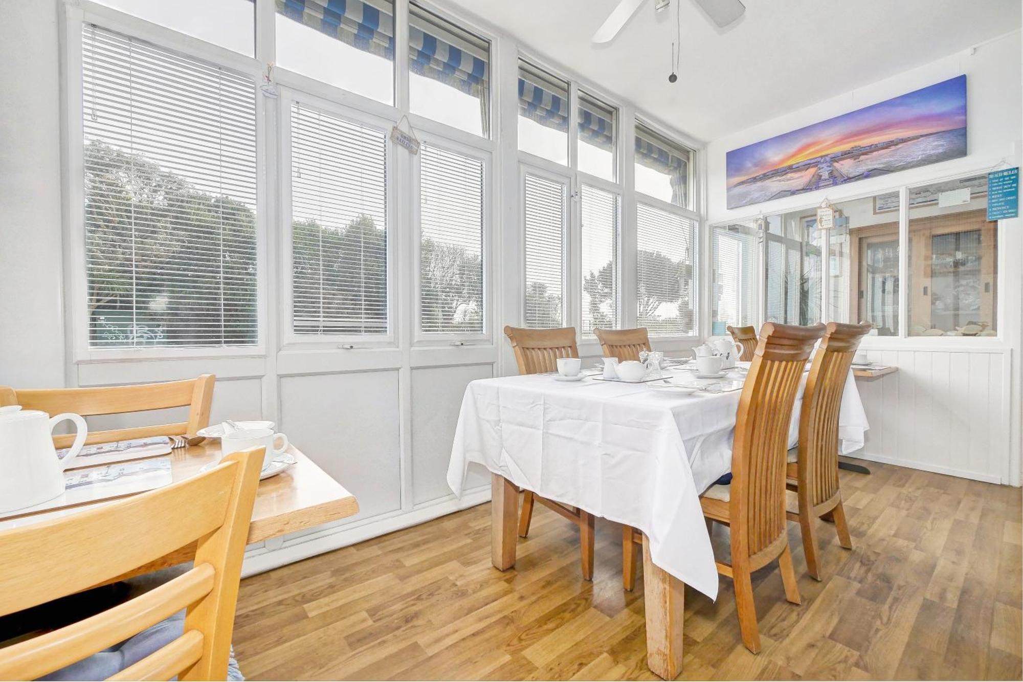 Bay Lodge Guest House WTA WTA Eastbourne Exterior foto