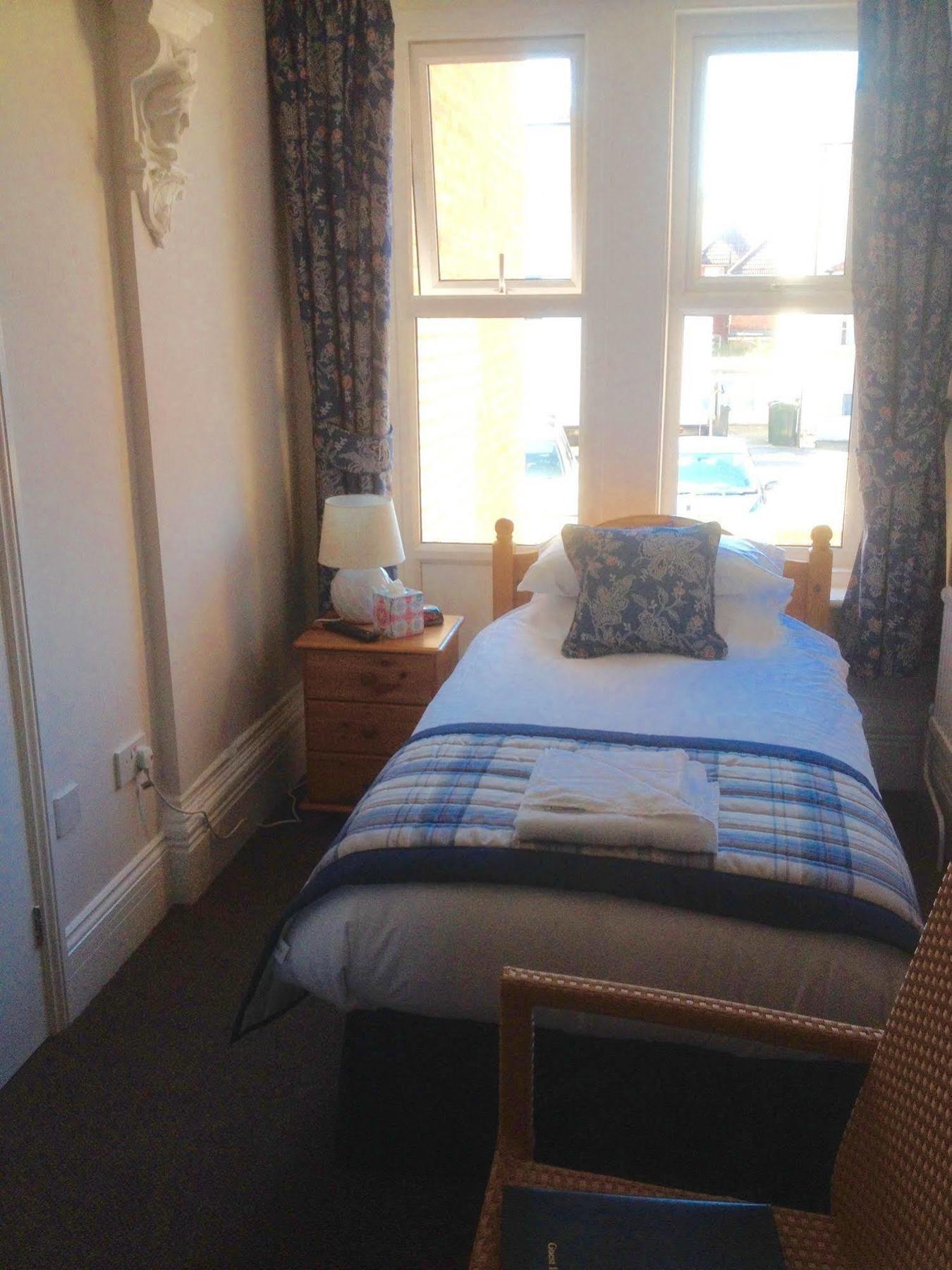 Bay Lodge Guest House WTA WTA Eastbourne Exterior foto