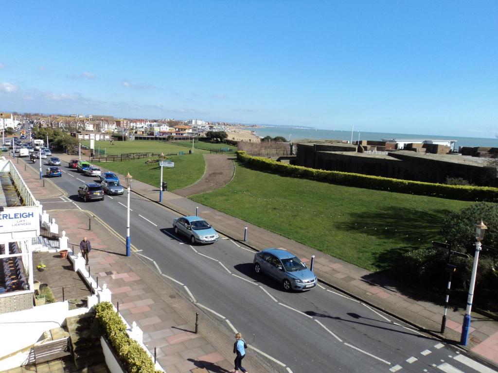 Bay Lodge Guest House WTA WTA Eastbourne Exterior foto